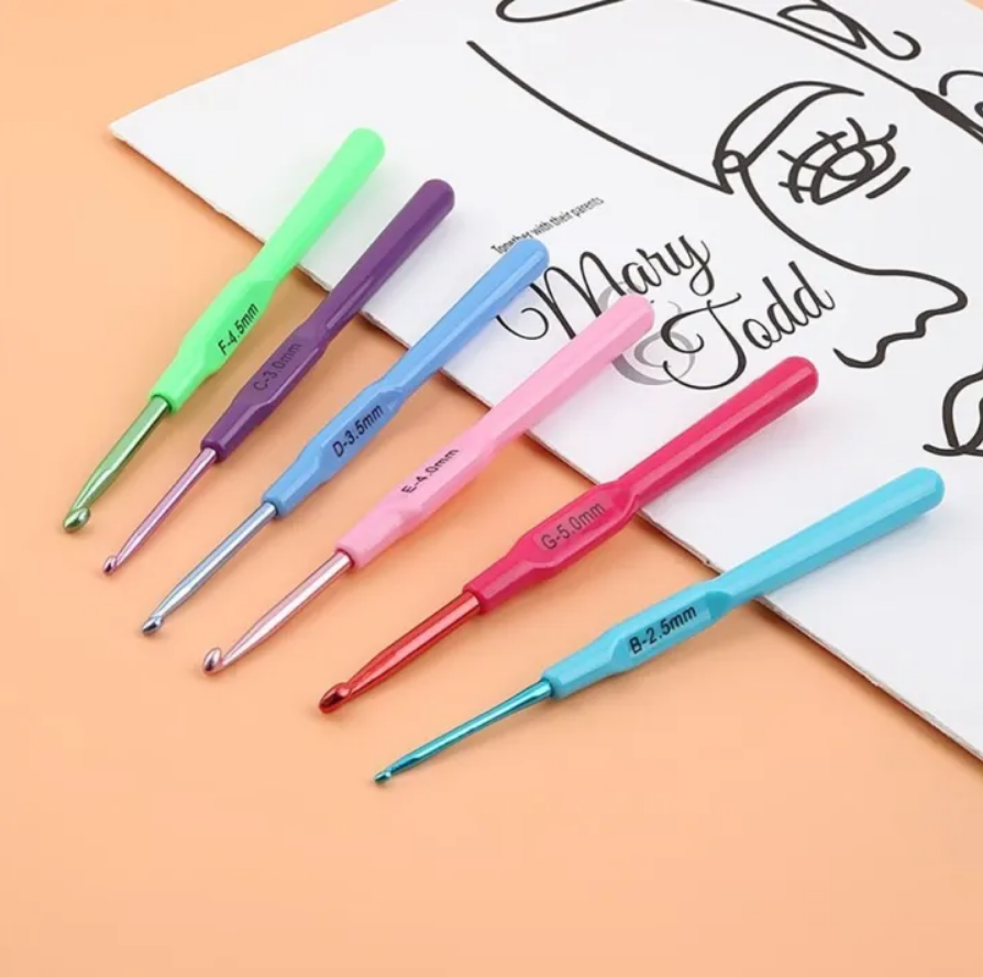 12-Piece Ergonomic Crochet & Embroidery Needle Kit – 6 Colors Multi-Size DIY Knitting & Handicraft Tools